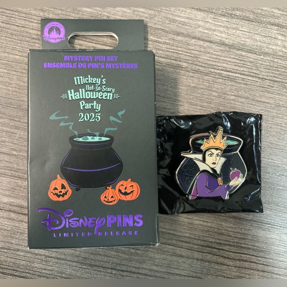 2025 Mickeys Not So Scary Halloween Party Pin- Evil Queen - Picture 1 of 6